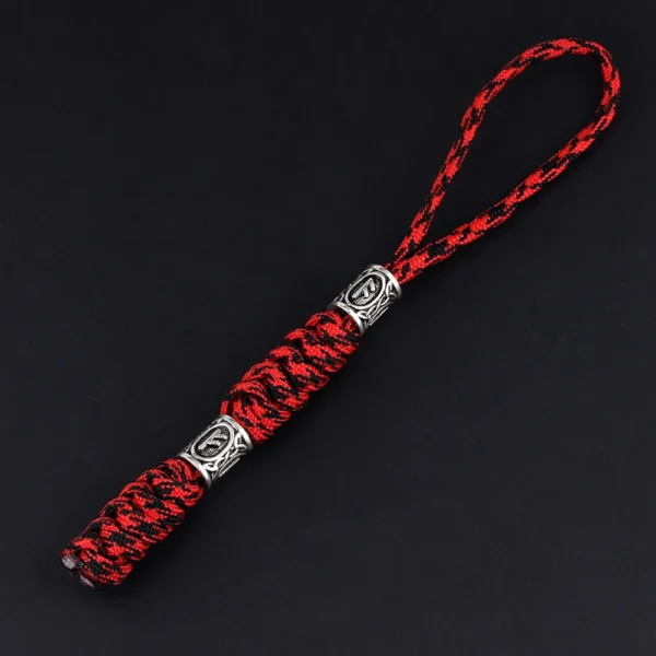 Porte-clés viking en paracorde camouflage rouge avec deux perles gravées de runes